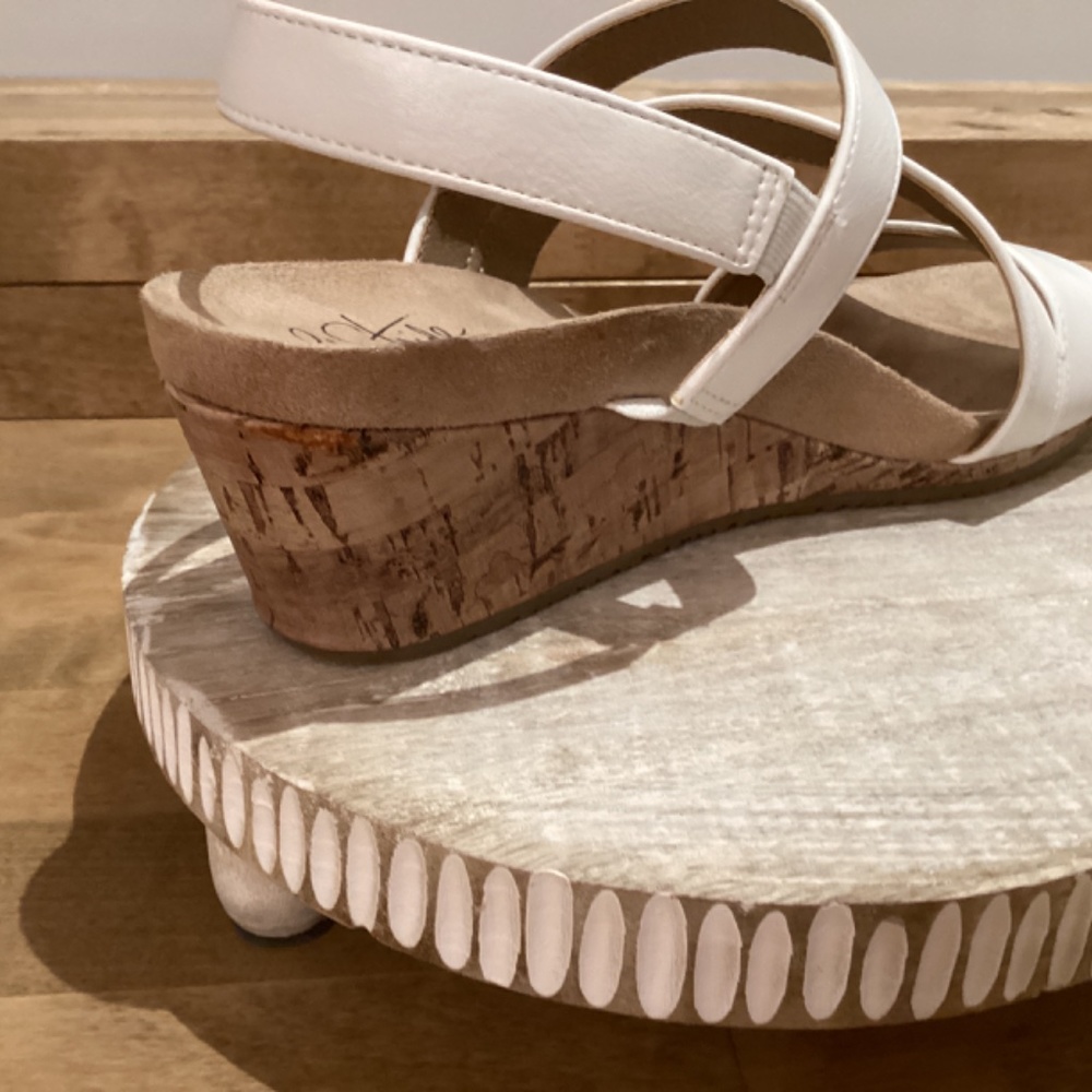 Life Stride Milly Cork Wedge White Straps Sandal Size 6.5M - Picture 8 of 8